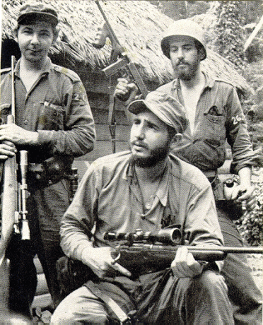 Fueron expertos? en una ocasión escuché que prefería el Che la carabina M1 americana al AK...  Y la pistola, 04