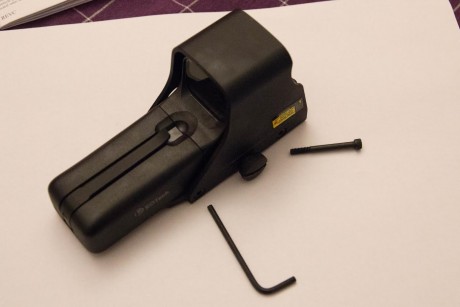 Hola!

Pongo a la venta mi visor Eotech 512.A65 (el que usa pilas normales), el cual esta de vacaciones 01