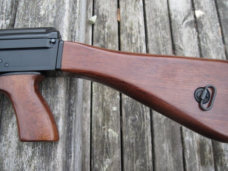 Saludos
Recientemente en algunas armerias de este pais se puede adquirir este modelo el Semopal Vz 58 10
