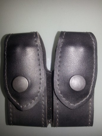 Se venden estos magníficos portacargadores, del fabricante americano SAFARILAND, diseñados para el porte 30