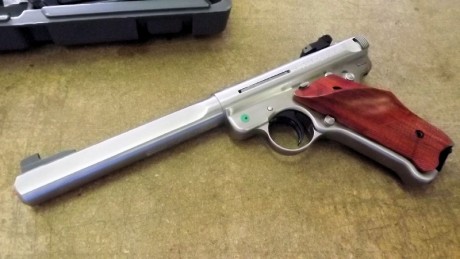 Hace unos días encontré por casualidad en una web extranjera un arma a la venta que hacía muchos años 10