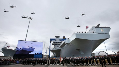 Tenemos en grada al "HMS Queen Elizabeth" y el "HMS Prince of Wales", pertenecientes 01