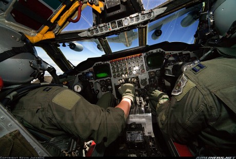 Pues eso, en este hilo pretendo deleitaros como amantes de los aviones de combate que sois muchos, con 91