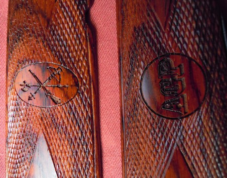 Vendo cachas para pistolas Star, tipo A - B, y sus variantes AS, BS. También para Llama, variantes y clones 61