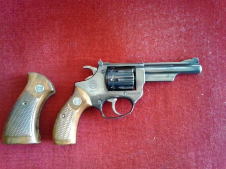 Busco rifle de palanca en calibre 45 long colt y a cambio ofrezco todas estas piezas.

una escopeta paralela 60