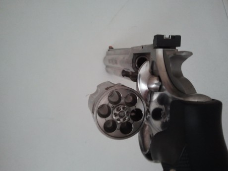 Vendo las siguientes armas:
Pistola PARDINI modelo PC 9 de 9 mm parabellum de cinco pulgadas.
Maletín 20