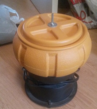 SE VENDE MAQUINA DE RECARGA DILLON MODELO RL 550 B CON PALANCA ESPECIAL, CON SOPORTE DE MAQUINA 550 Y 01