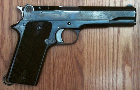 Hace unos días encontré por casualidad en una web extranjera un arma a la venta que hacía muchos años 71
