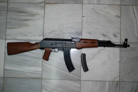 Un amigo vende este fusil marca Adler modelo AK 47 con dos cargadores.
El teléfono de contacto de mi amigo 00
