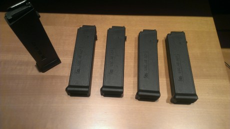vendo cargadores del HK USC  del 45ACP con capacidad para 10 cartuchos.
los cargadores están nuevos. 
48 00