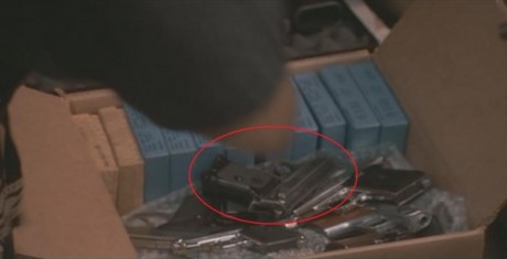 Compañeros,

En vista de las ganas de algunos (Elcafe, Wilcow, Vrakk, etc) por adivinar armas de películas 160