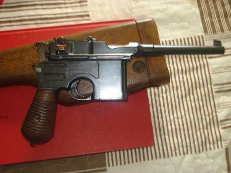 Hola,he abierto este hilo para que todos aquellos que tengais armas Españolas,podais lucirlas aqui con 82