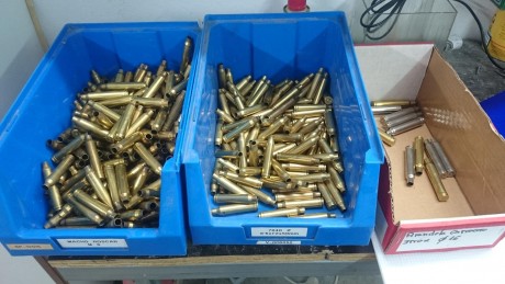 Hola,vendo vainas de marcas variadas,con un solo tiro y con piston original a 15 centimos unidad mas portes,se 00