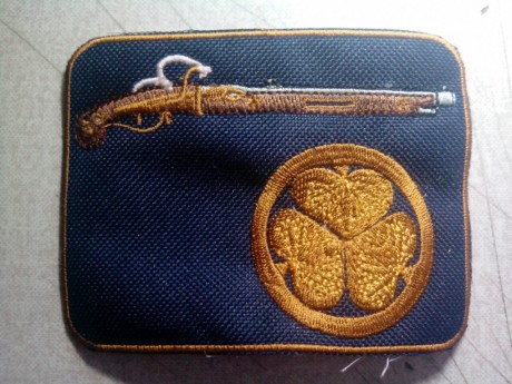 Hola a todos, cansado ya de no encontrar fundas para nuestras armas por lo característico de estas decidí 150
