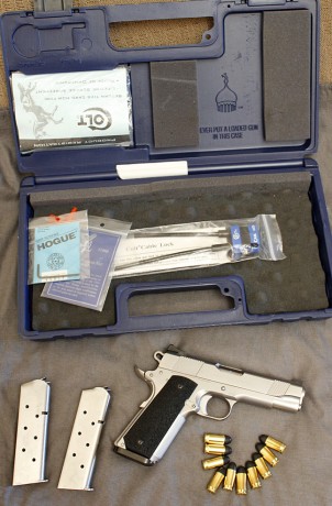 Vendo una Colt Lightweight Commander XSE del calibre .45 ACP.

Aun tengo esta pieza sin uso en el armero, 02