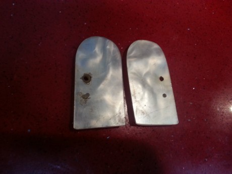 Vendo cachas FN 1910 en baquelita negra
Estan en un estad fantastico, y son bastante raras de encontrar 10