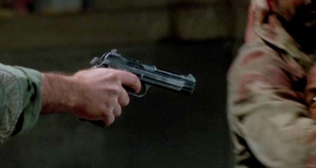 Compañeros,

En vista de las ganas de algunos (Elcafe, Wilcow, Vrakk, etc) por adivinar armas de películas 60