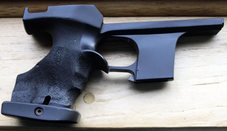 Vendo Cacha talla M para HAMMERLI SP20 en buen estado,compre la pistola de segunda mano y he tenido que 02