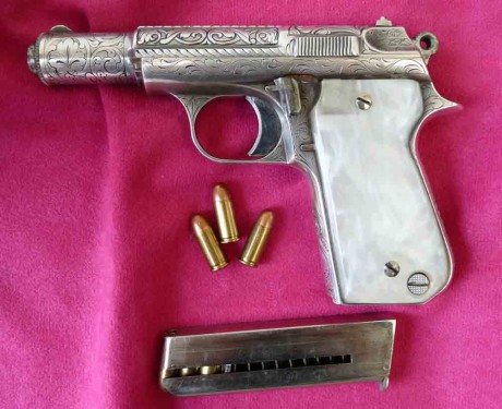 Hola les pido ayuda ya que ha llegado a mis manos esta pistola proveniente de la viuda de un coleccionista 02