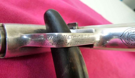 Hola les pido ayuda ya que ha llegado a mis manos esta pistola proveniente de la viuda de un coleccionista 01