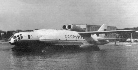 no volaba muy alto...da igual que el texto esté en ruso....solo con ver las fotos, es impresionante...

https://community.livejournal.com/ru_aviation/1347006.html

saludos 30