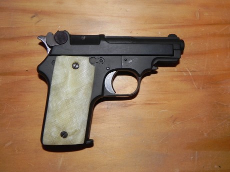 vendo pistola Star sindicalista calibre 6,35 por 100 euros,  esta guiado con A,  se encuentra en la provincia 01