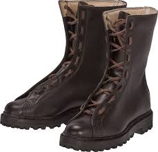 VENDO BOTAS DE PARACAIDISTA ITALIANO,Nº46 ENTRAEL 47 SIN PROBLEMAS YO TENGO UN 48 Y VAN
JUSTAS,SON DE 20