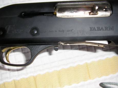 VENDO REPETIDIRA FABARM CALIBRE 12/76, TRAIA DOS CAÑONES UNO DE 71CM Y OTRO DE 76 CM PARA LOS TIROS LARGOS.
POLICHOKES 01
