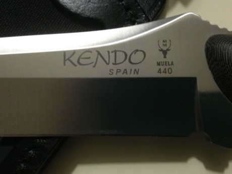 Ahora toca esto
Cuchillo Muela "Kendo"
A estrenar
Se puede ver todavía en la empuñadura restos 01