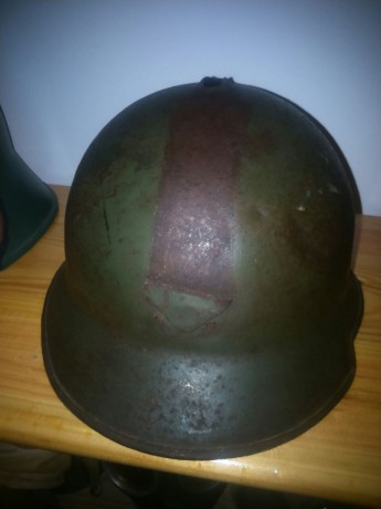 Casco italiano modelo Adrian 1915, participó en la guerra civil, su color es original, no está repintado, 01