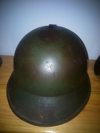 Casco italiano modelo Adrian 1915, participó en la guerra civil, su color es original, no está repintado, 00