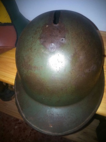 Casco italiano modelo Adrian 1915, participó en la guerra civil, su color es original, no está repintado, 11