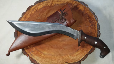  Vendo este gran cuchillo realizado artesanalmente en su totalidad. 

 mejor-cuchillo-supervivencia.jpg 01
