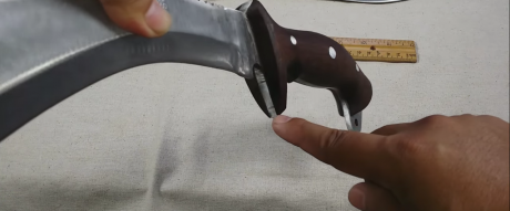  Vendo este gran cuchillo realizado artesanalmente en su totalidad. 

 mejor-cuchillo-supervivencia.jpg 11