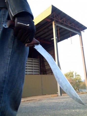  Vendo este gran cuchillo realizado artesanalmente en su totalidad. 

 mejor-cuchillo-supervivencia.jpg 31