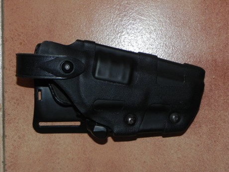 Vendo fundas de servicio para glock 17,
- Funda glock 17  ------------------------------------------------------- 02