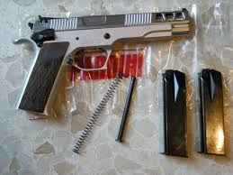 Vendo 2 cargadores para pardini gt9 practicamente nuevos.
Precio: 50€ cada uno 20