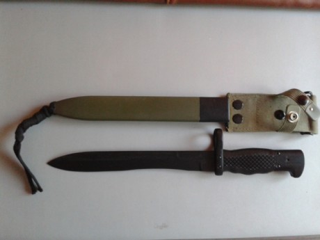 Vendo bayoneta original de Cetme C, nueva sin uso, 60 euros con el envio por agencia de transporte incluido. 00