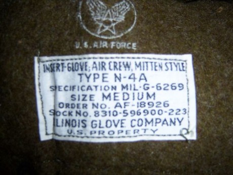 Hola vendo estas manoplas de la USAF, como veis estan impecables, no creo que hayan sido usadas, no tengo 01