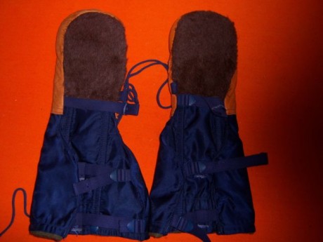 Hola vendo estas manoplas de la USAF, como veis estan impecables, no creo que hayan sido usadas, no tengo 11