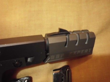 Un compañero del club vende esta pistola que apenas ha usado, ya que lo suyo es el 9 mm y el ipsc.
Como 01