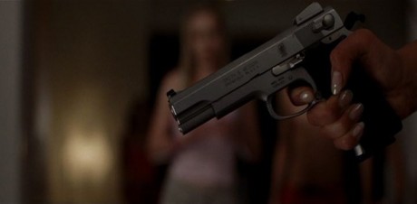 para los que hayan visto la peli terminator 3,  para los que no, si la ven y saben de que arma hablo me 10