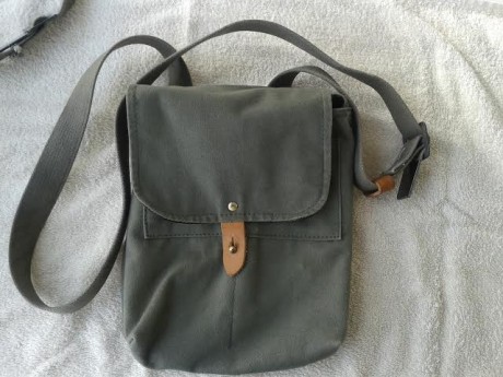 Estupenda bolsa para cargadores tipo AK de 30 balas. Posiblidad de transformarla en otro tipo de bolsa 00
