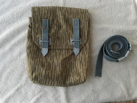 Estupenda bolsa rusa para cargadores de AK  muy buen estado. Precio  25€  00