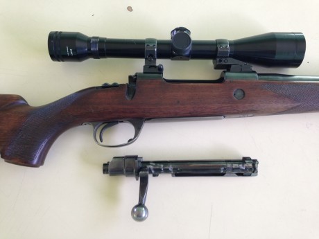 Se vende rifle Santa Barbara cal. 243, con monturas Appel y visor Tasco, 4 X 40.
Su precio es de 500 euros. 10