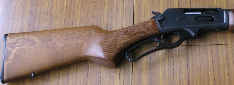 Se vende Rifle de Palanca modelo MARLIN 30 AS en calibre 30-30.
Es de madera de nogal y está prácticamente 02