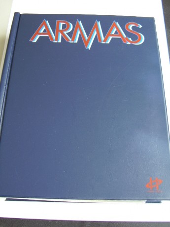 Hola a todos
Vendo revistas de la colección ARMAS, del nº 1 al 223 correlativos y encuadernados, en un 00