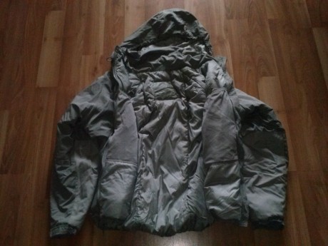 Hola, vendo este chaqueton reglamentario del US Army,Nivel VII de primaloft , talla Medium regular, se 22