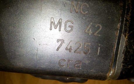 MG42 inutilizada con cuatro agujeros en el cañon, soldada la recamara, el percutor esta soldado y cortado 01