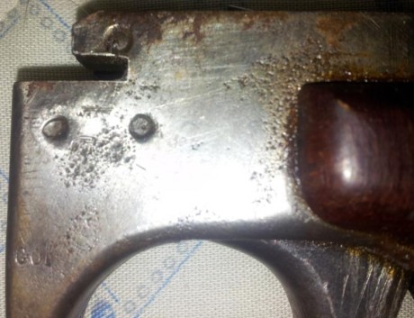 MG42 inutilizada con cuatro agujeros en el cañon, soldada la recamara, el percutor esta soldado y cortado 22